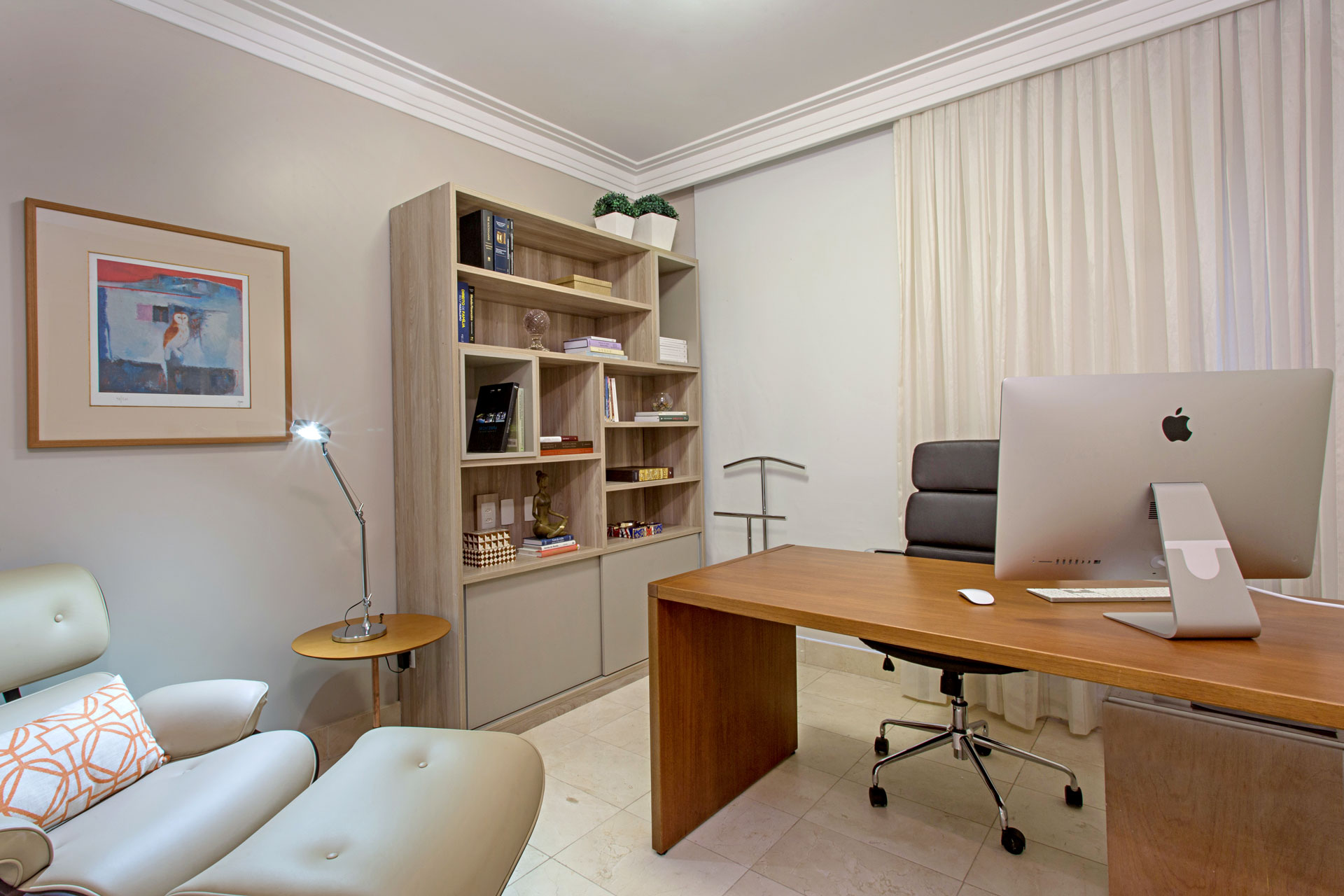 Criamos e desenvolvemos projetos desde sua fase inicial, incluindo a análise de terrenos e atendimento a requisitos legais, até a produção de todas as plantas executivas.