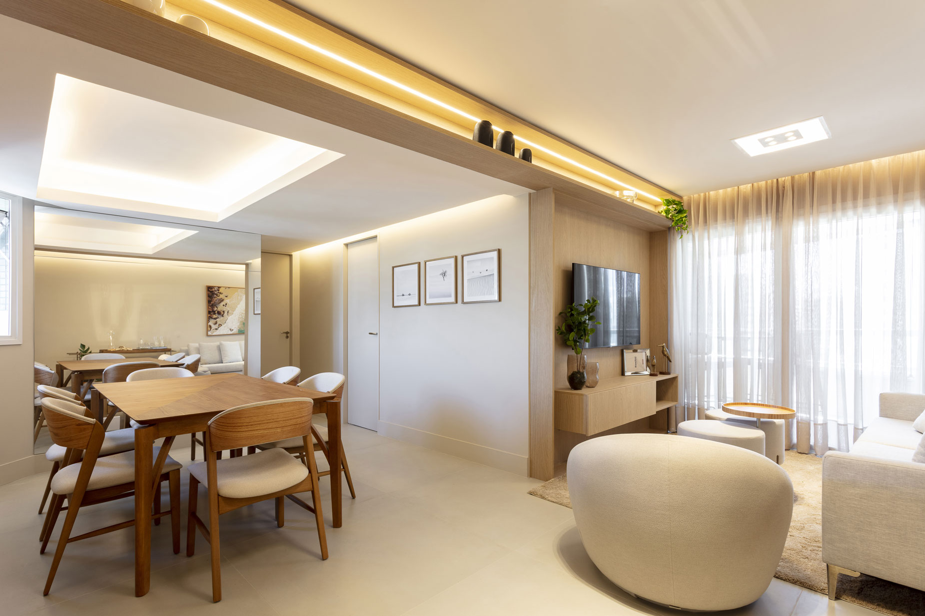 Projetos personalizados que refletem seu estilo e necessidades. Cuidamos de cada detalhe para transformar sua casa no espaço dos seus sonhos.